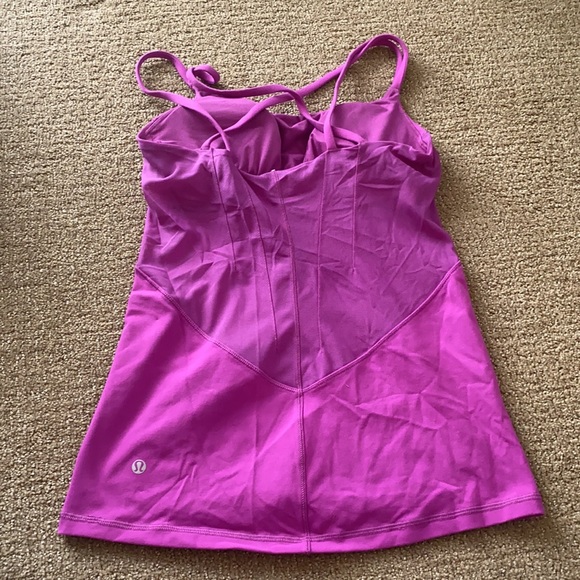 Lululemon workout tank - Picture 2 of 2